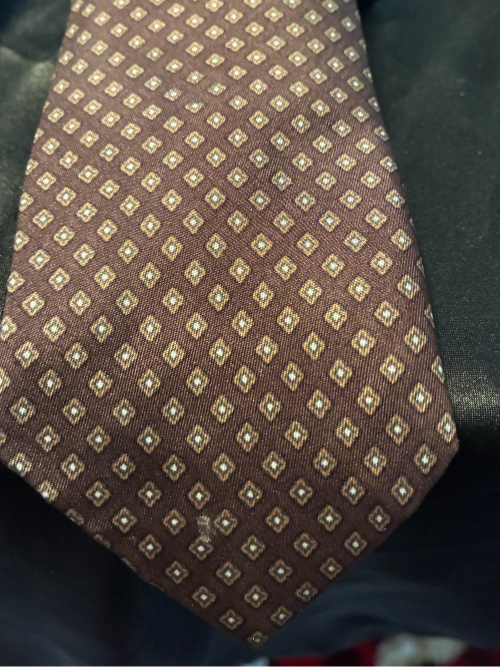 Dior Brown Silk Tie with Gold Diamond Motif - Picture 3 of 7